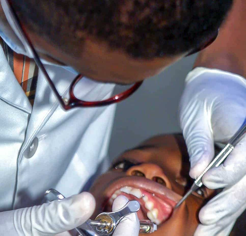 Fast and effective 1-hour teeth whitening service for instant results Croydon